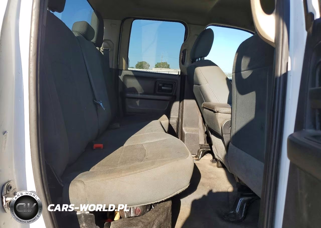 2019 Ram 1500 Classic Tradesman VIN:1C6RR7FT6KS588542 - 10