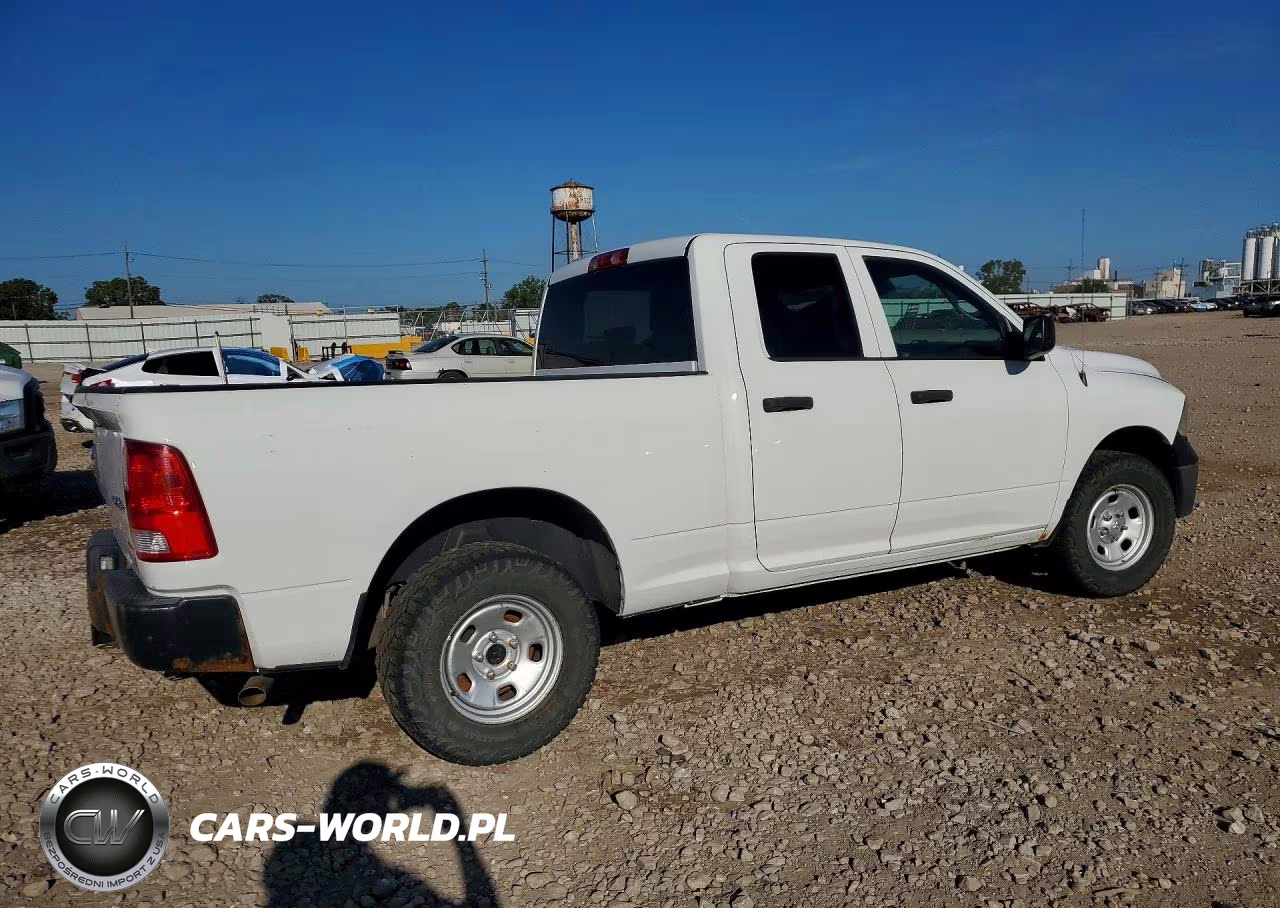 2019 Ram 1500 Classic Tradesman VIN:1C6RR7FT6KS588542 - 3
