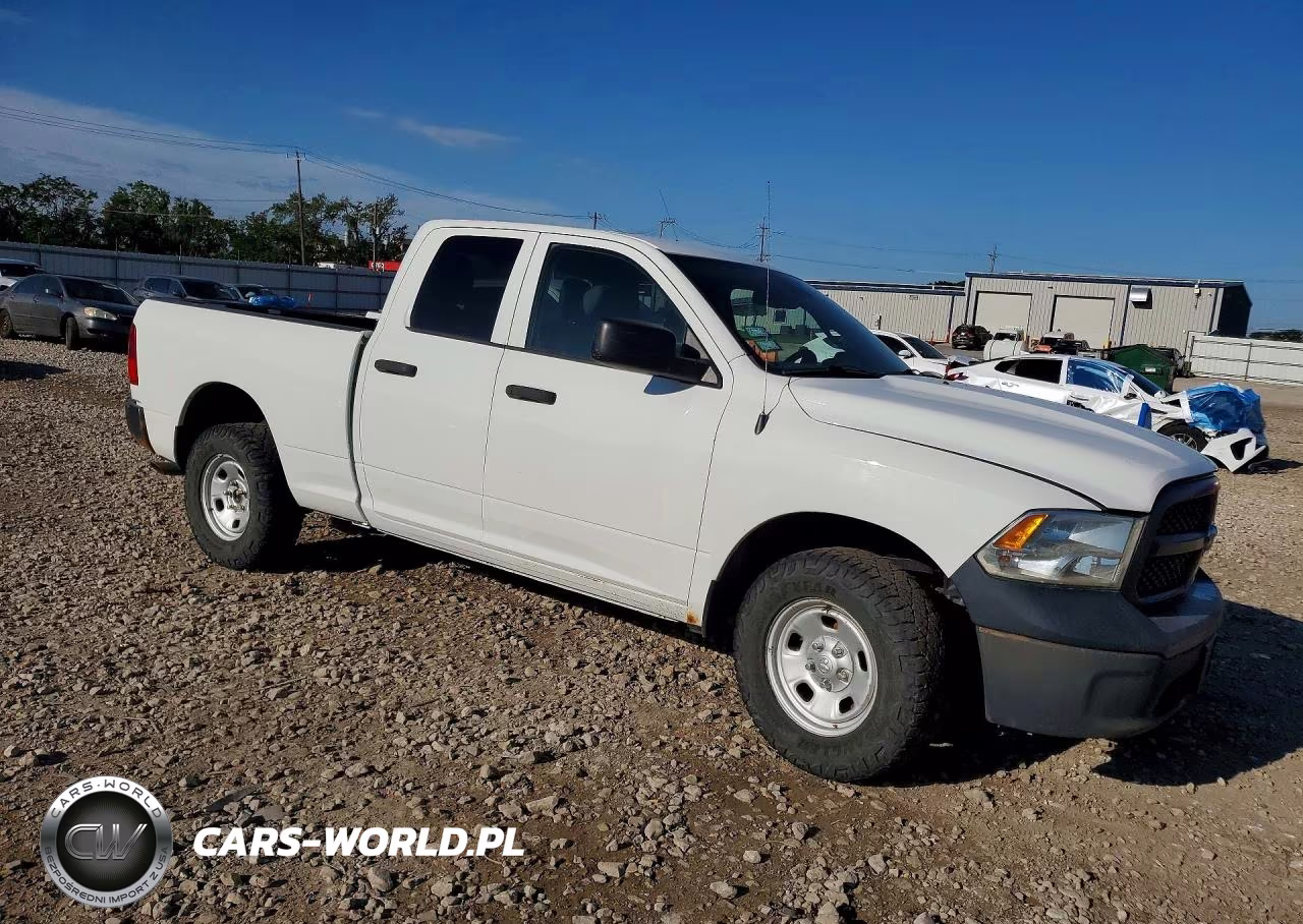 2019 Ram 1500 Classic Tradesman VIN:1C6RR7FT6KS588542 - 4