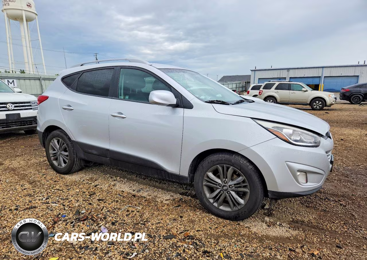 2015 Hyundai Tucson Se VIN:KM8JU3AGXFU975558 - 4