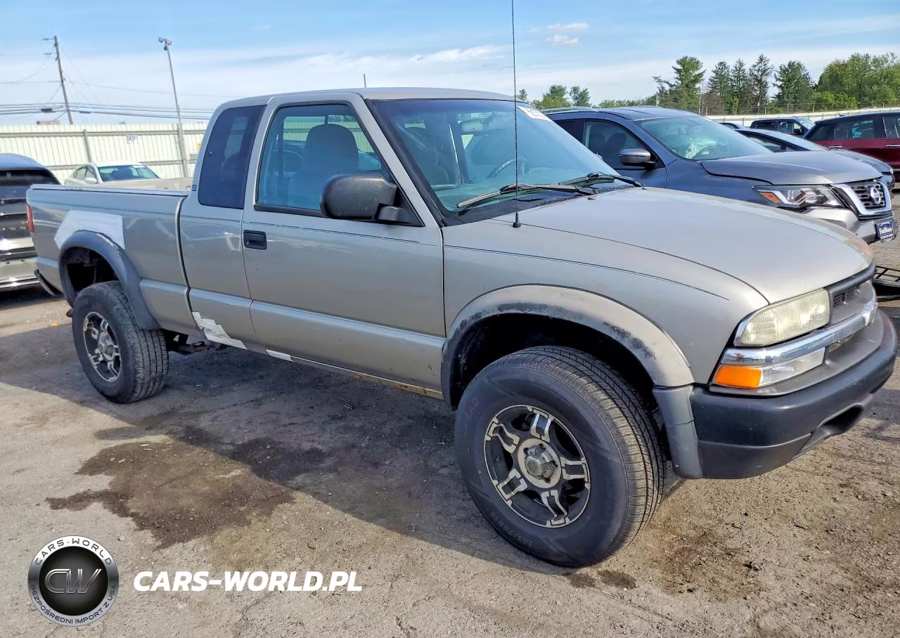2001 Chevrolet S Truck S10 VIN:1GCCT19W218242163 - 4