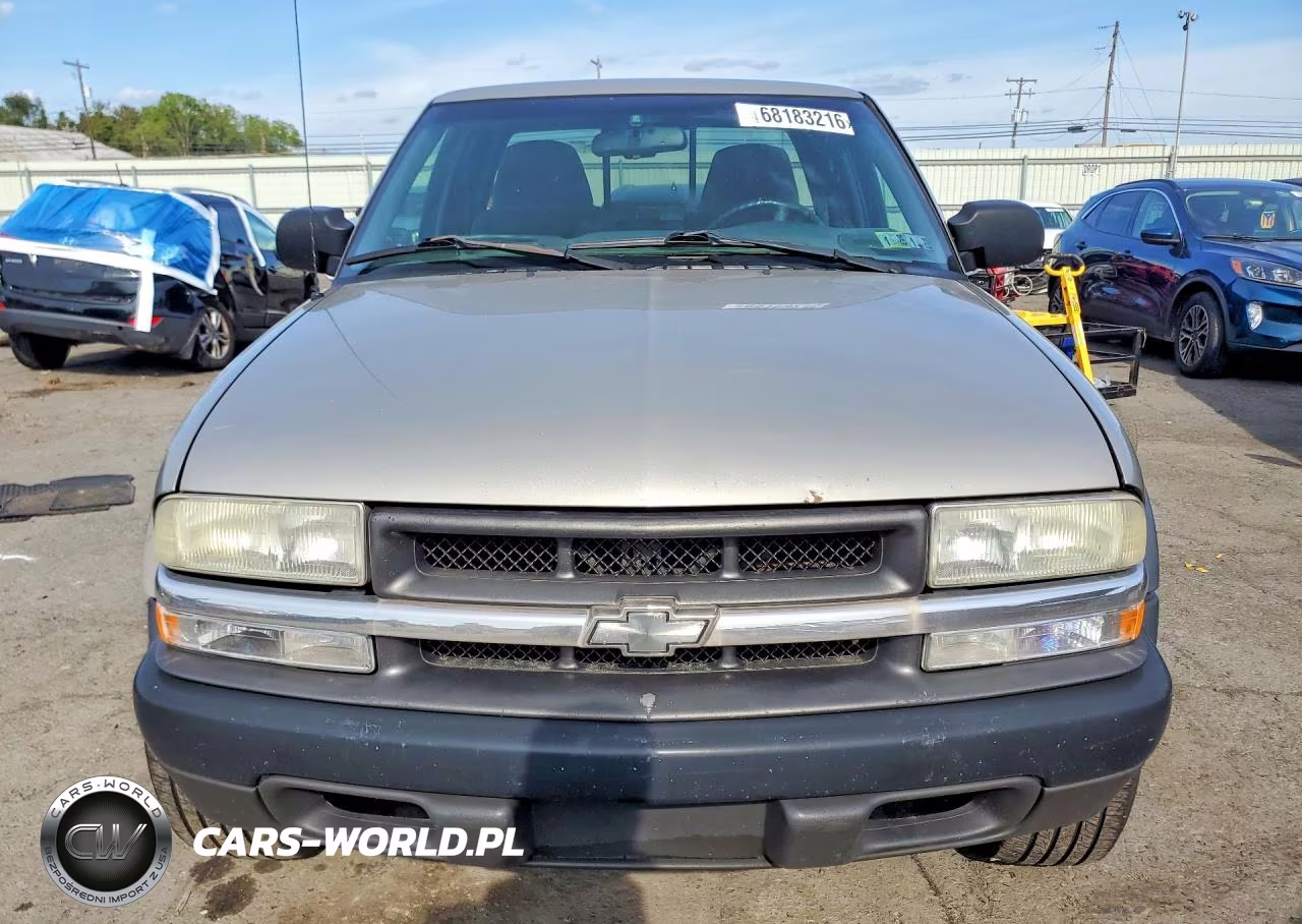 2001 Chevrolet S Truck S10 VIN:1GCCT19W218242163 - 5