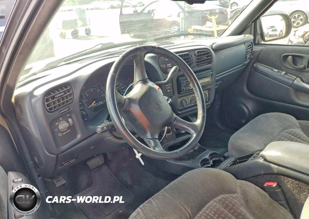 2001 Chevrolet S Truck S10 VIN:1GCCT19W218242163 - 8