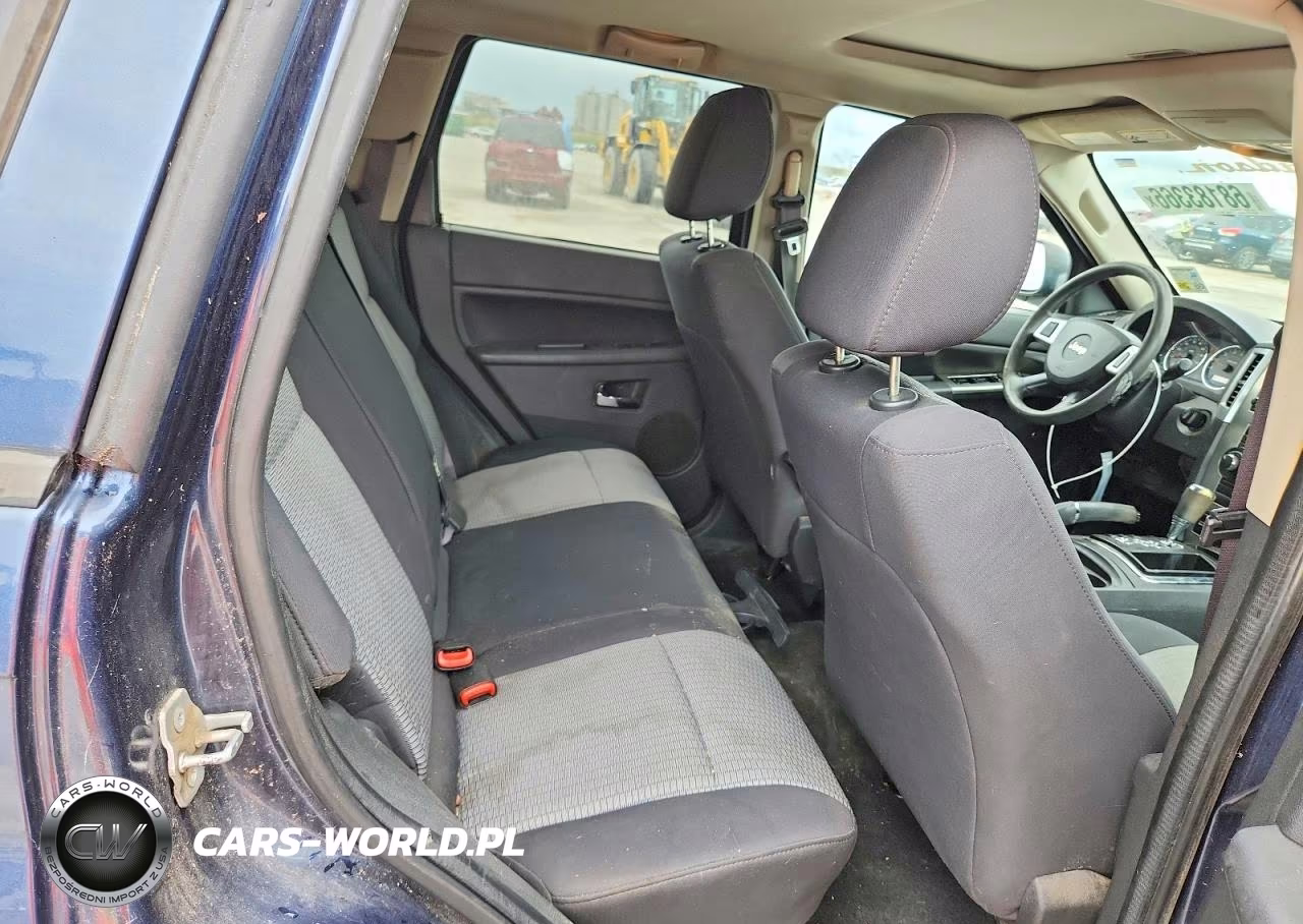 2010 Jeep Grand Cherokee Laredo VIN:1J4PR4GK1AC116515 - 11