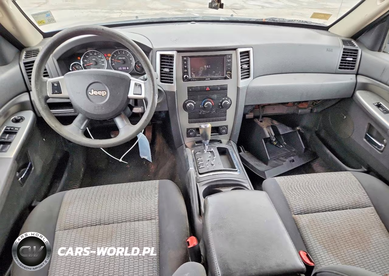 2010 Jeep Grand Cherokee Laredo VIN:1J4PR4GK1AC116515 - 8