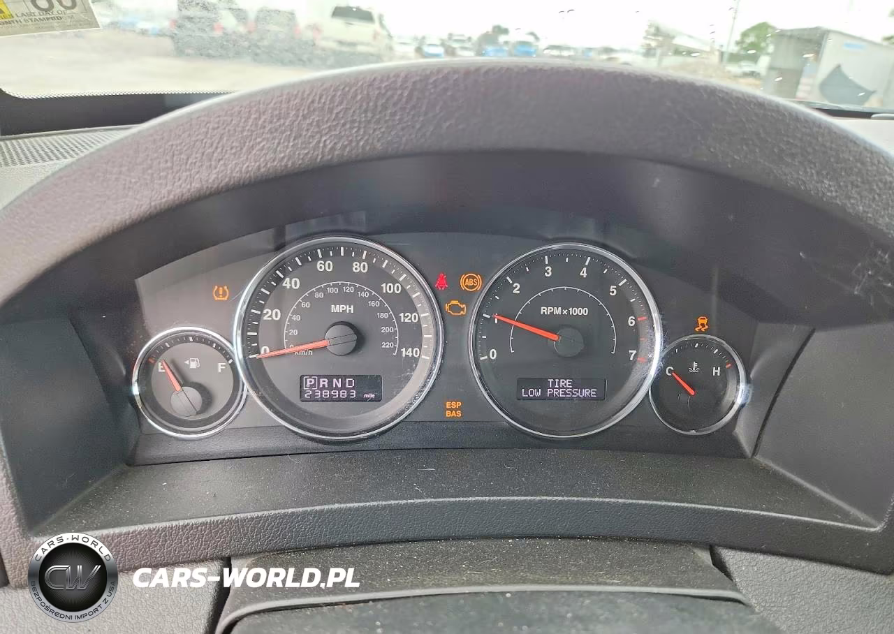 2010 Jeep Grand Cherokee Laredo VIN:1J4PR4GK1AC116515 - 9