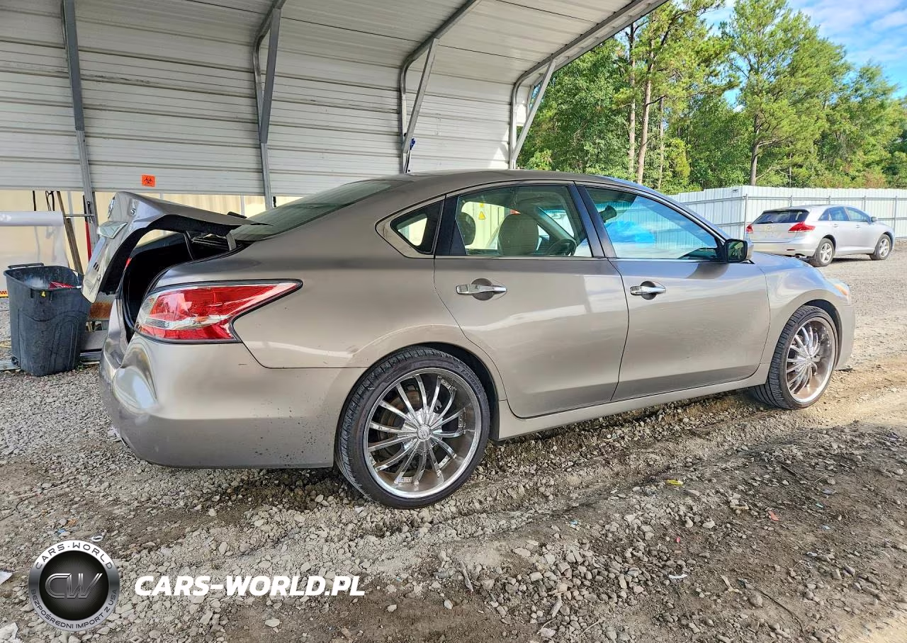 2014 Nissan Altima 2.5 S VIN:1N4AL3AP3EN334256 - 3