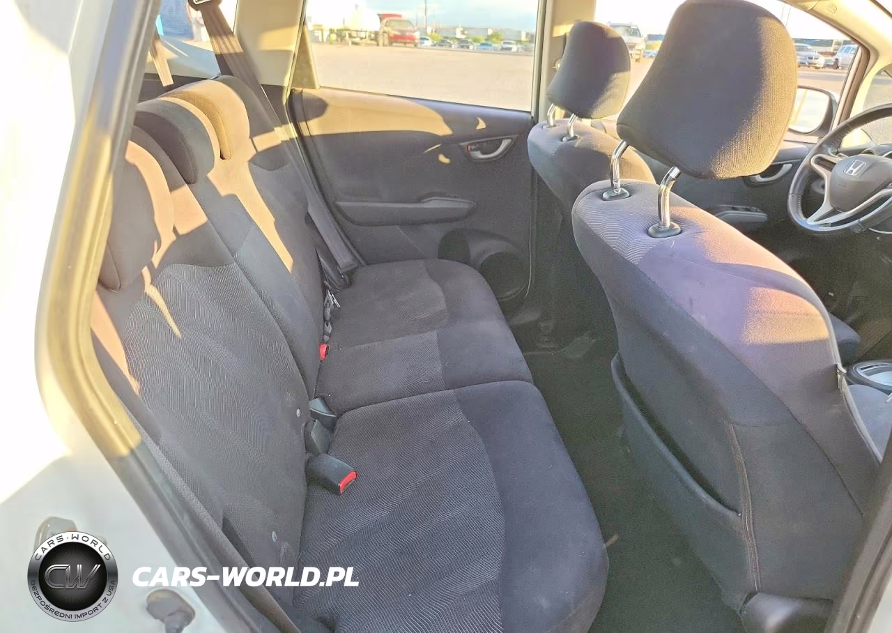 2010 Honda Fit VIN:JHMGE8H49AC027945 - 10