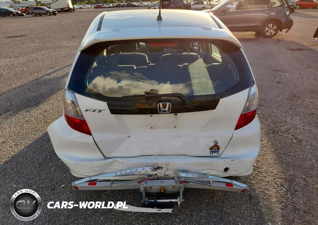 2010 Honda Fit VIN:JHMGE8H49AC027945 - 6