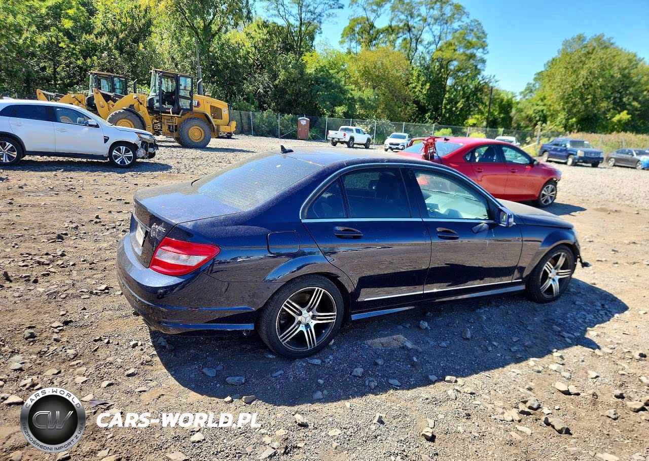 2011 Mercedes-Benz C 300 4Matic VIN:WDDGF8BB1BF645532 - 3
