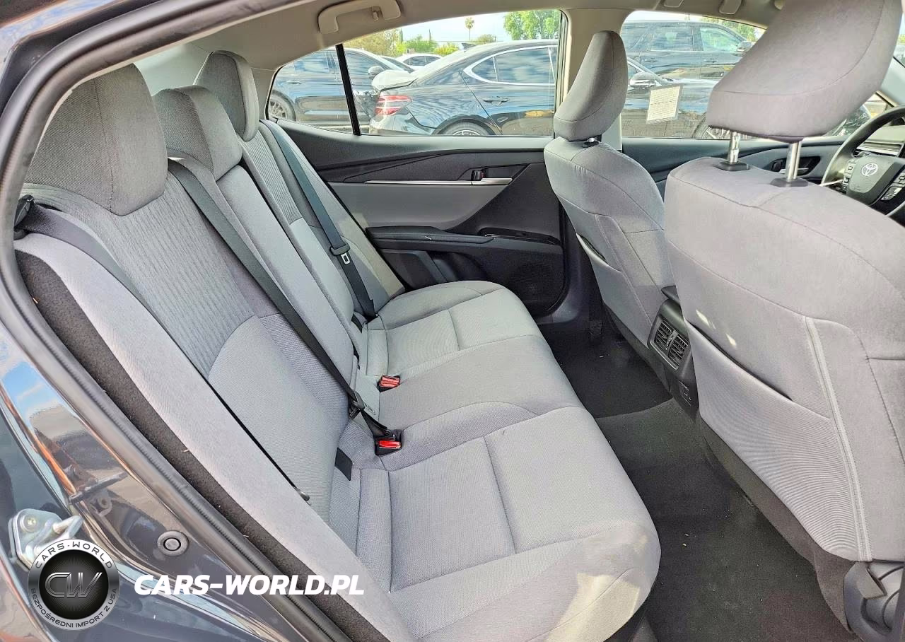 2025 Toyota Camry Le VIN:4T1DAACK5SU093431 - 10