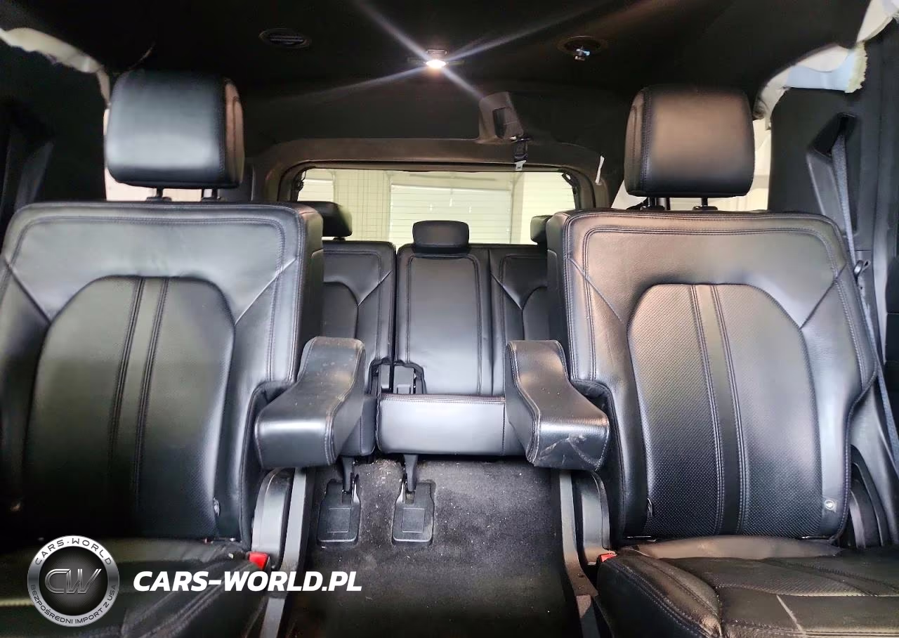 2018 Ford Expedition Limited VIN:1FMJU2AT5JEA17213 - 10