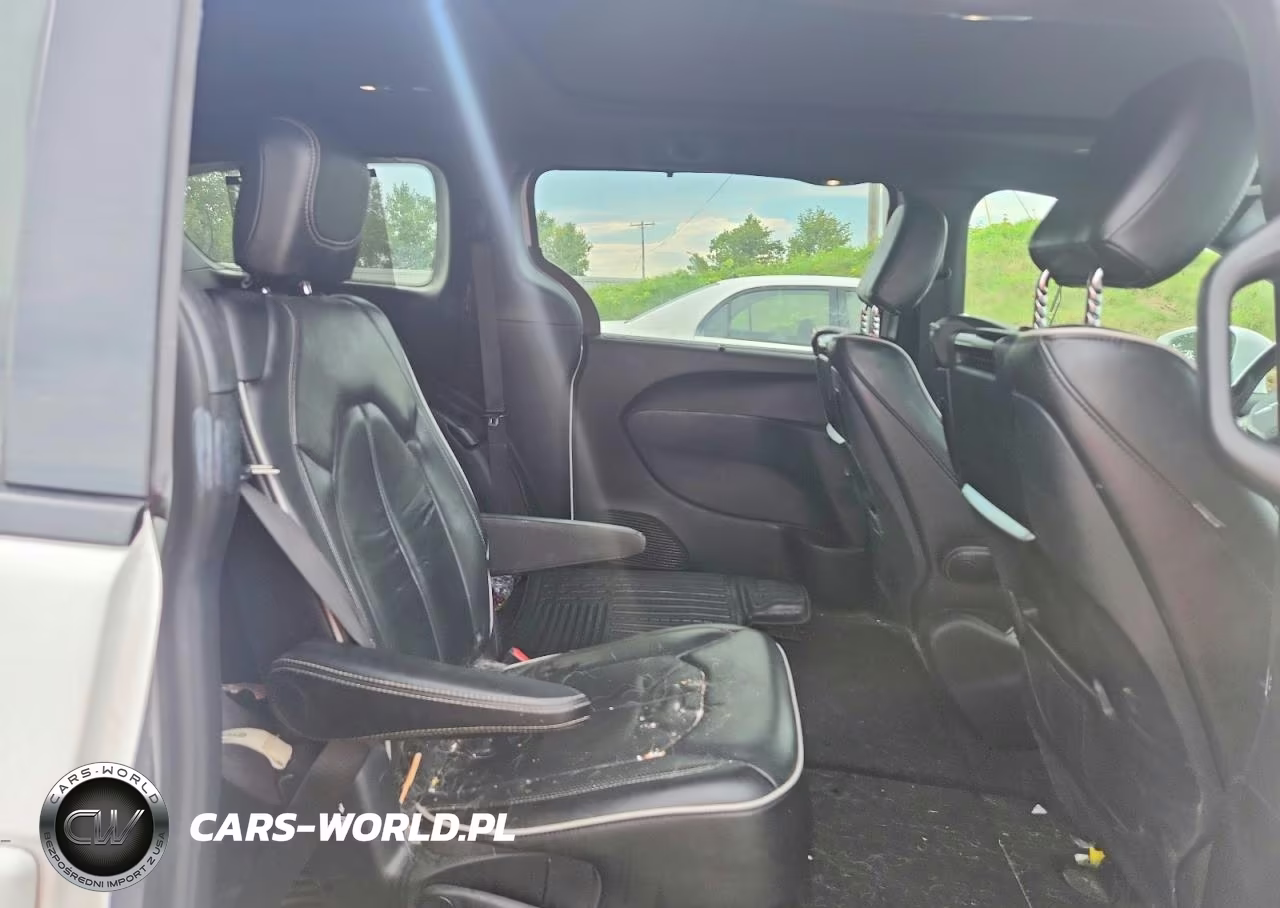 2018 Chrysler Pacifica Limited VIN:2C4RC1GG7JR247580 - 11