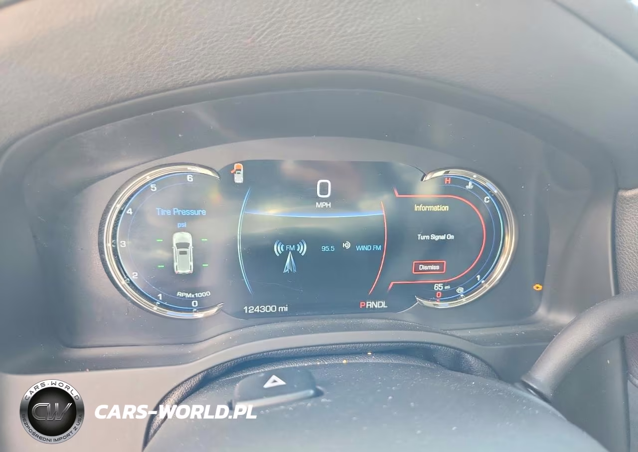 2018 Cadillac Escalade Luxury VIN:1GYS4BKJ9JR115041 - 9