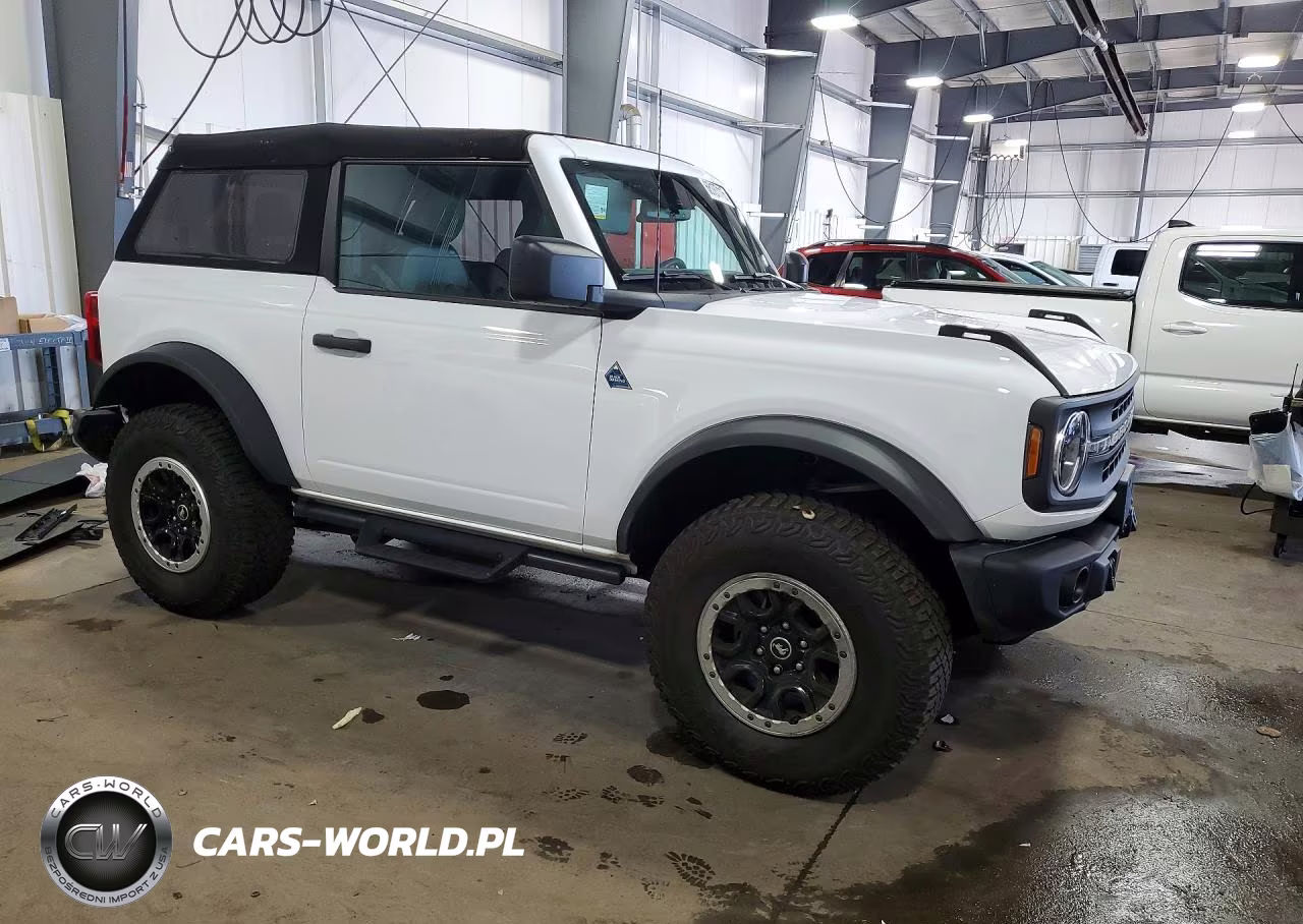 2024 Ford Bronco Black Diamond VIN:1FMDE1AP2RLB44533 - 4