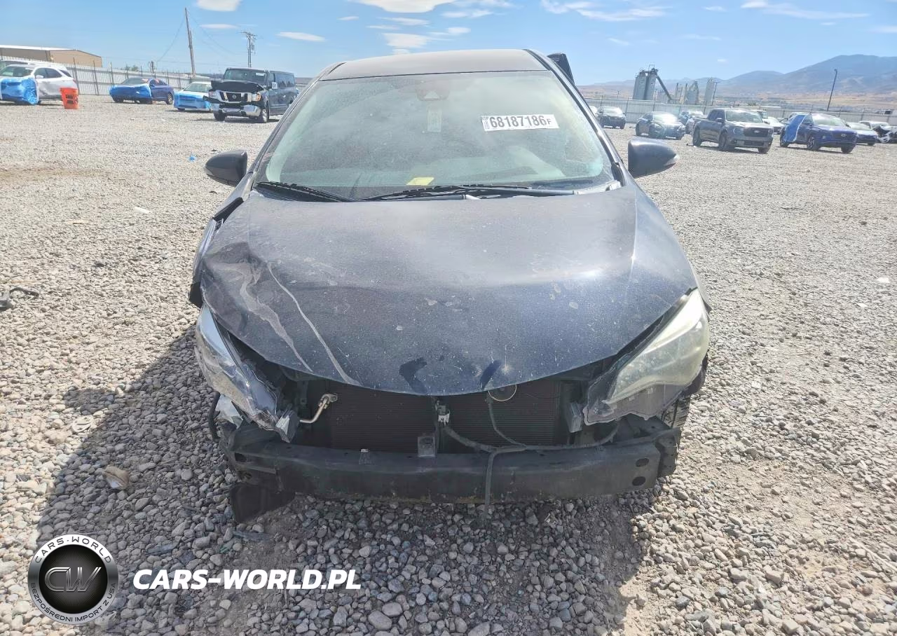 2018 Toyota Corolla Se VIN:2T1BURHE8JC107709 - 5