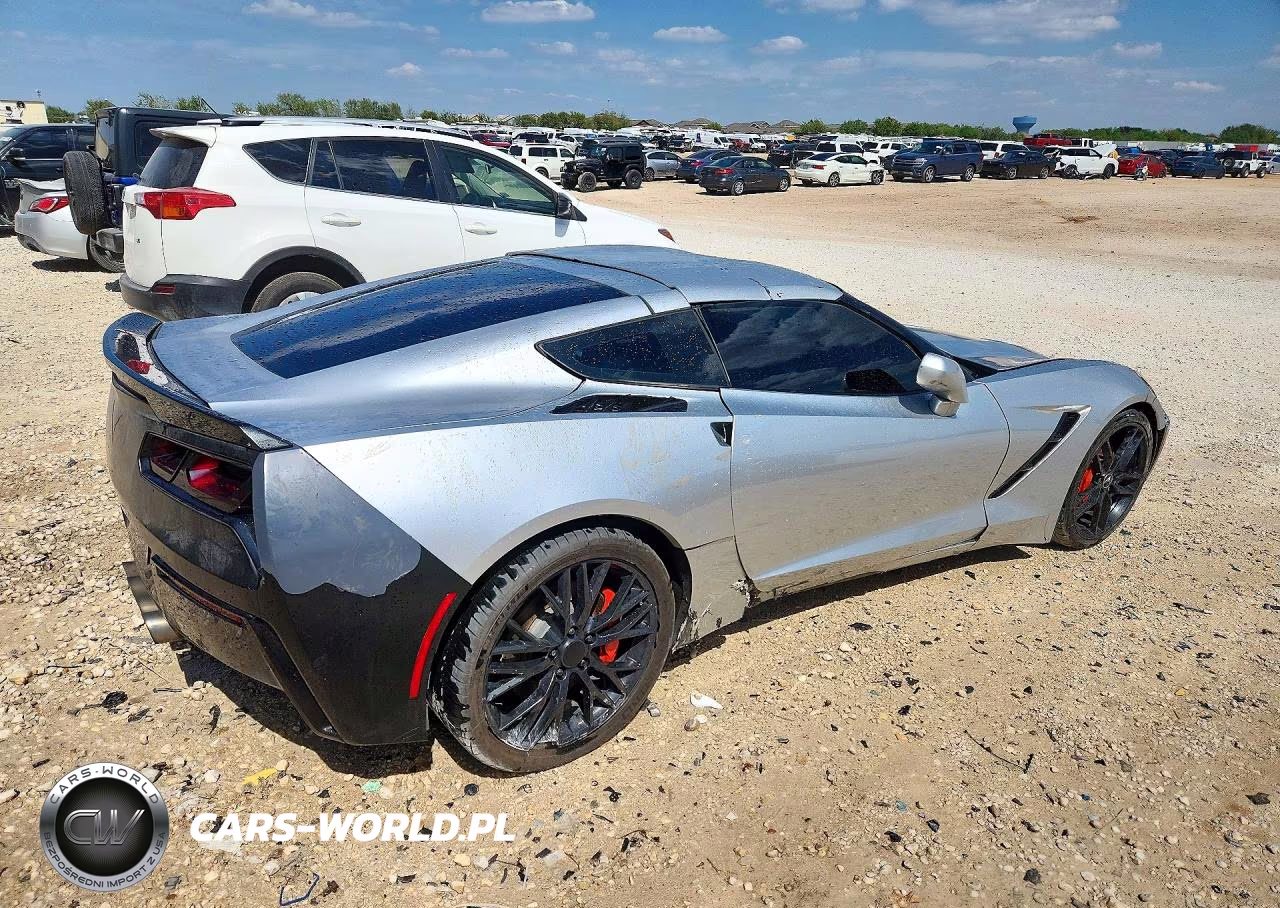 2015 Chevrolet Corvette Stingray 1Lt VIN:1G1YB2D70F5124550 - 3