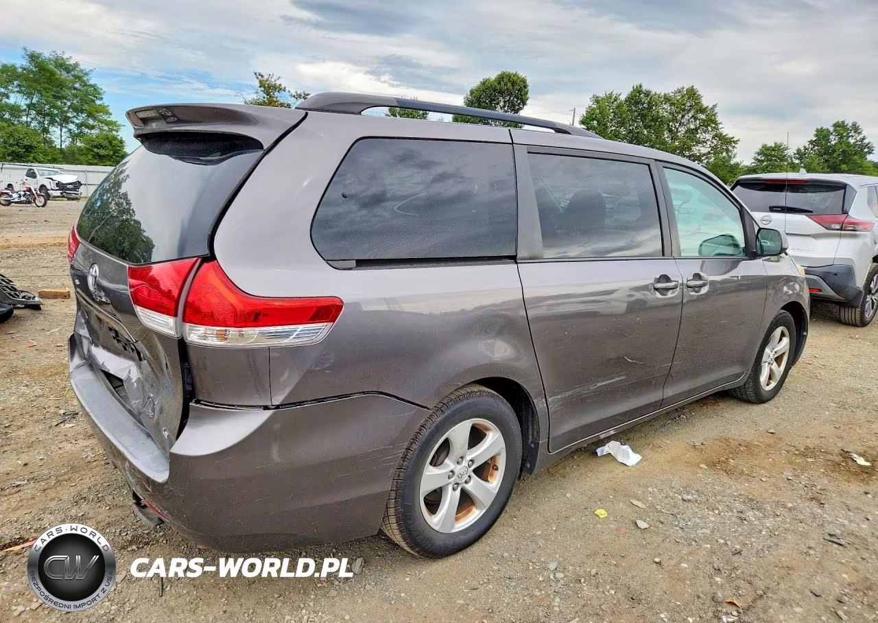 2014 Toyota Sienna Le VIN:5TDKK3DC9ES512790 - 3