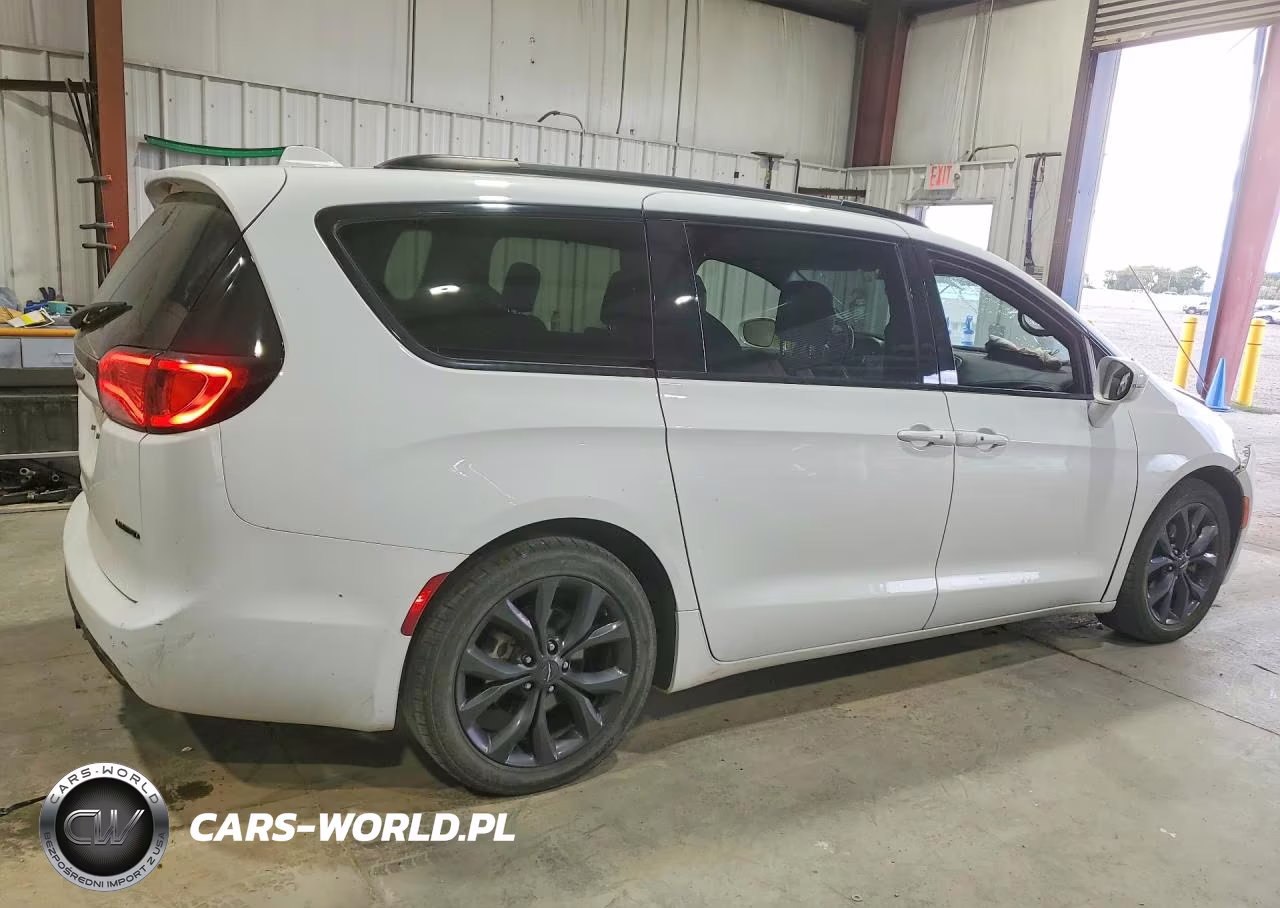 2019 Chrysler Pacifica Limited VIN:2C4RC1GG5KR657599 - 3