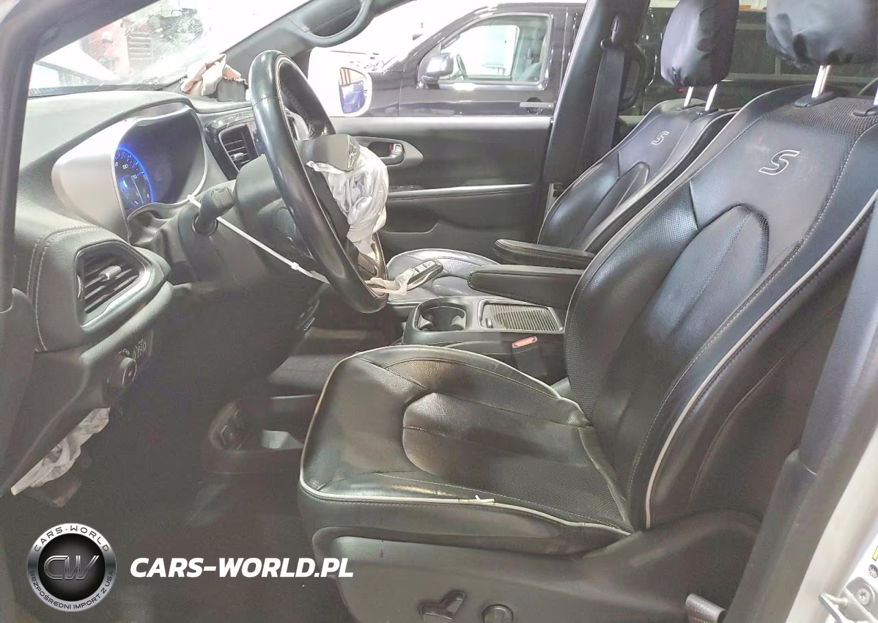 2019 Chrysler Pacifica Limited VIN:2C4RC1GG5KR657599 - 7