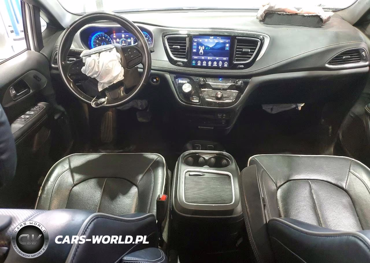 2019 Chrysler Pacifica Limited VIN:2C4RC1GG5KR657599 - 8