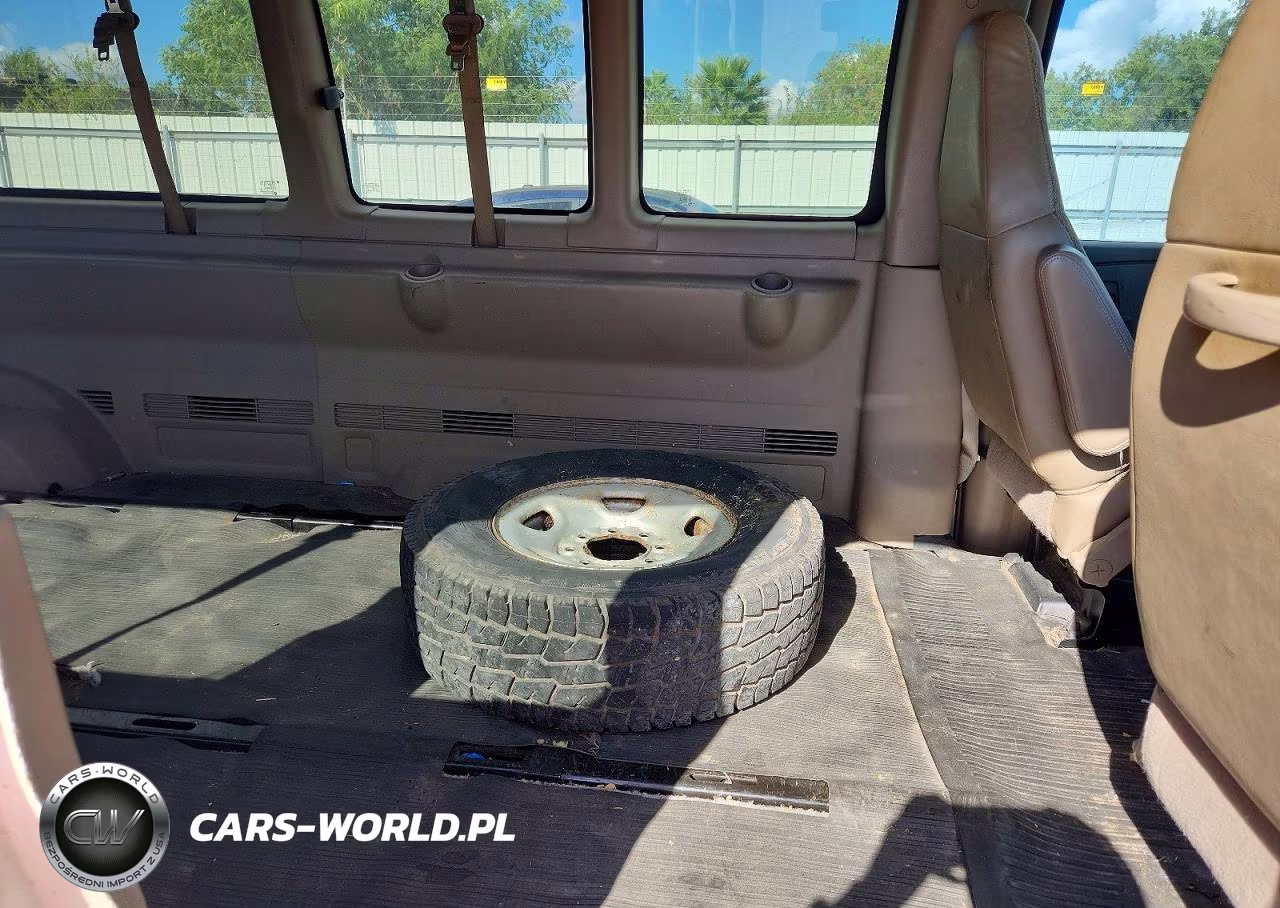 2008 Chevrolet Express G3500 VIN:1GAHG39K281196560 - 11