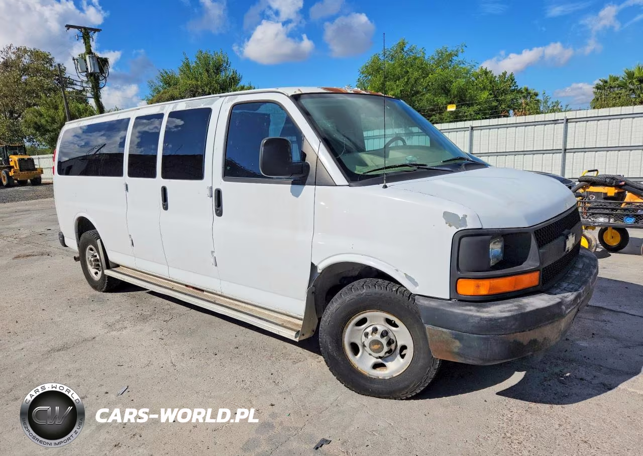 2008 Chevrolet Express G3500 VIN:1GAHG39K281196560 - 4