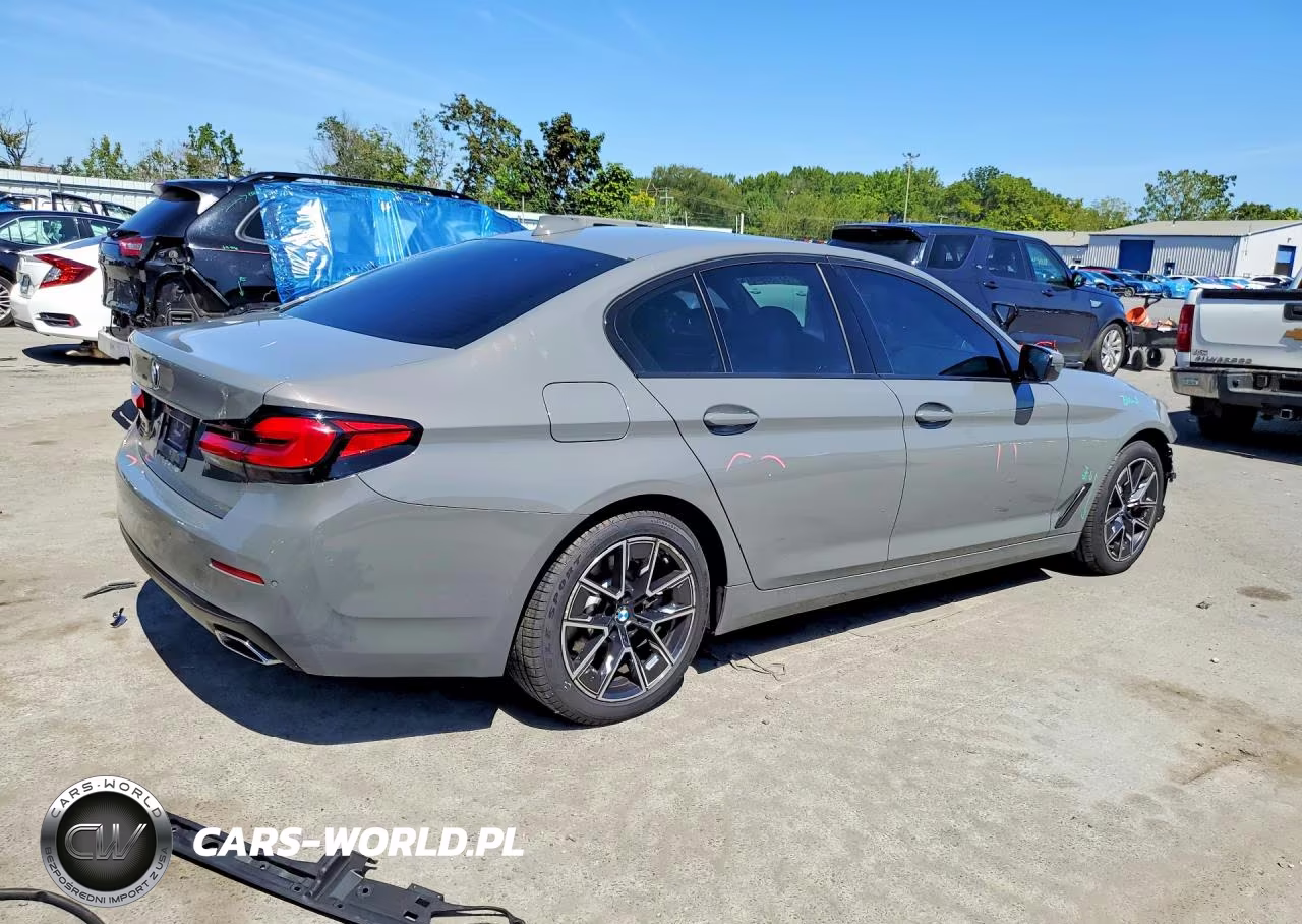 2022 BMW 530 Xi VIN:WBA13BJ09NCK21511 - 3