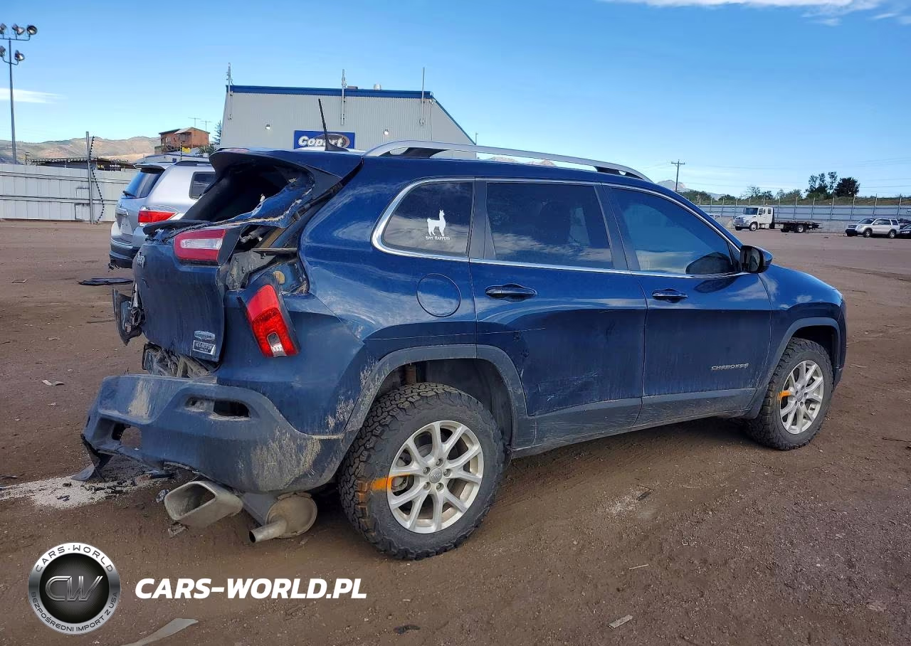 2018 Jeep Cherokee Latitude Plus VIN:1C4PJMLX7JD536076 - 3