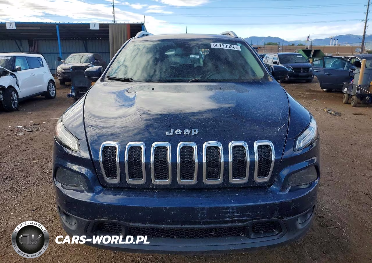 2018 Jeep Cherokee Latitude Plus VIN:1C4PJMLX7JD536076 - 5