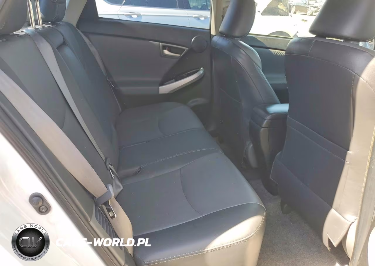 2015 Toyota Prius Four VIN:JTDKN3DU3F1874824 - 10