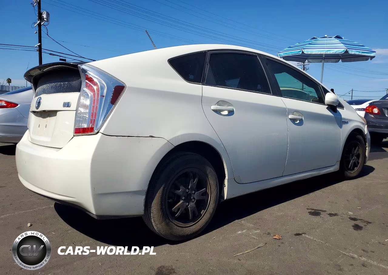 2015 Toyota Prius Four VIN:JTDKN3DU3F1874824 - 3