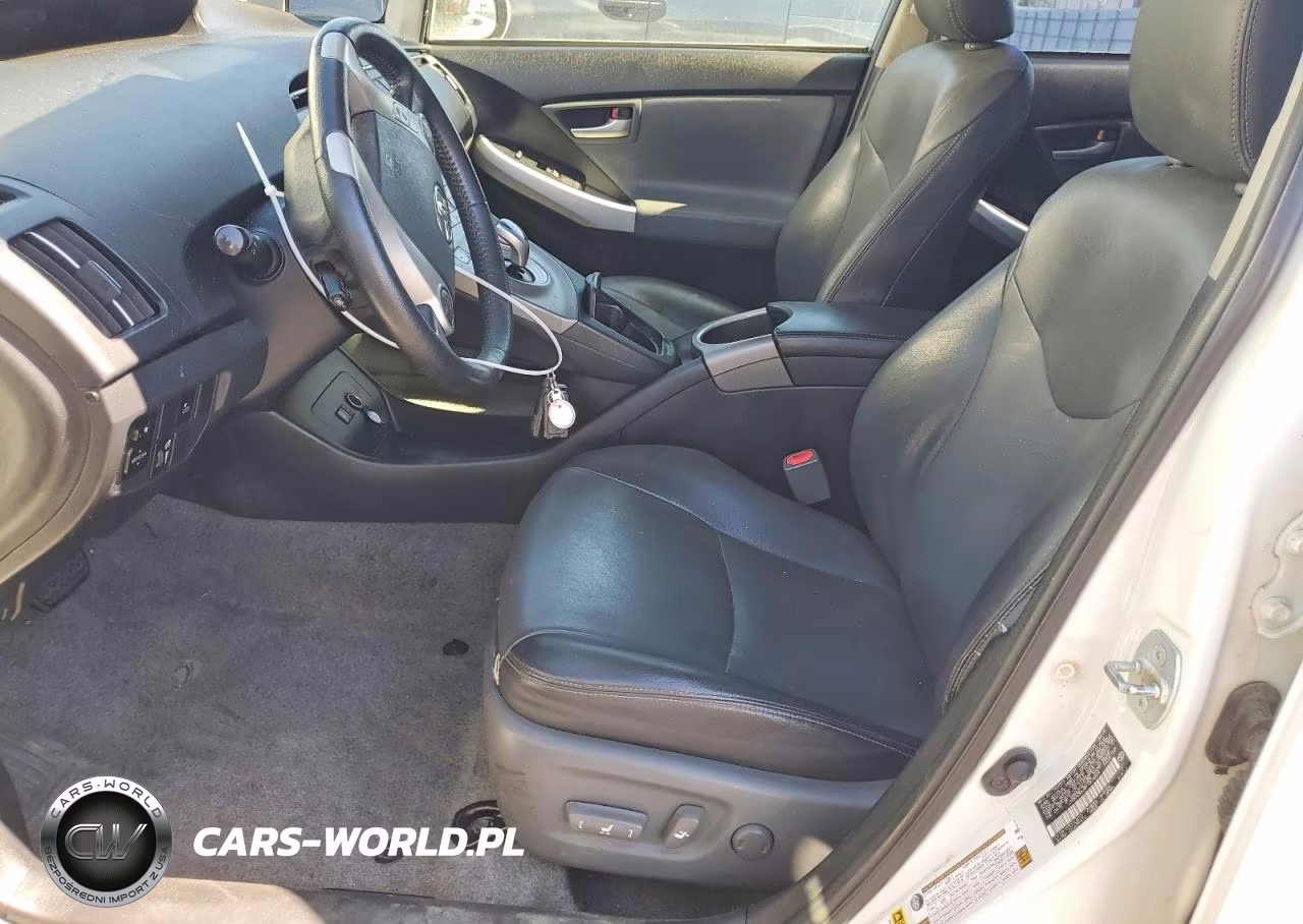2015 Toyota Prius Four VIN:JTDKN3DU3F1874824 - 7