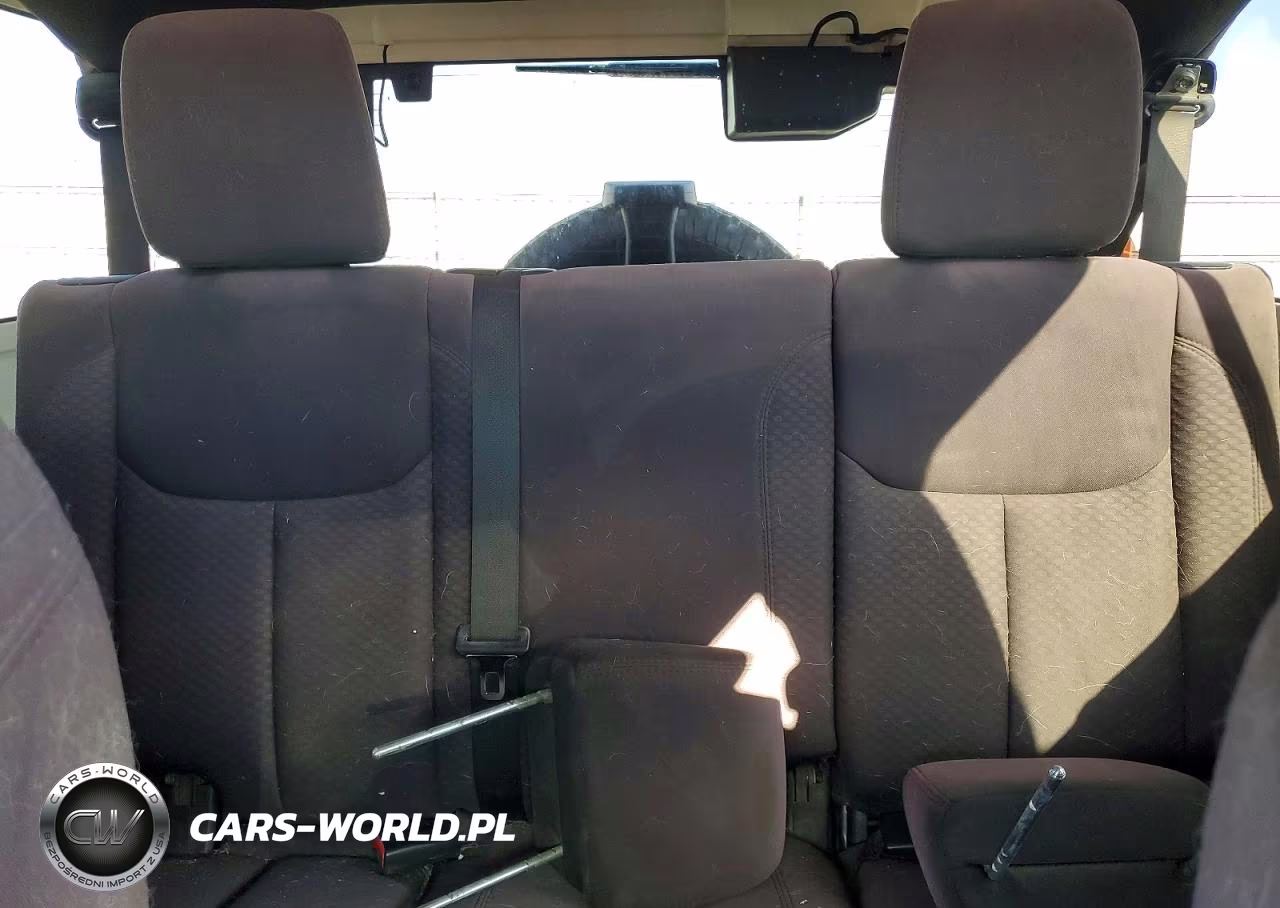 2013 Jeep Wrangler Unlimited Sport VIN:1C4BJWDG0DL522499 - 10