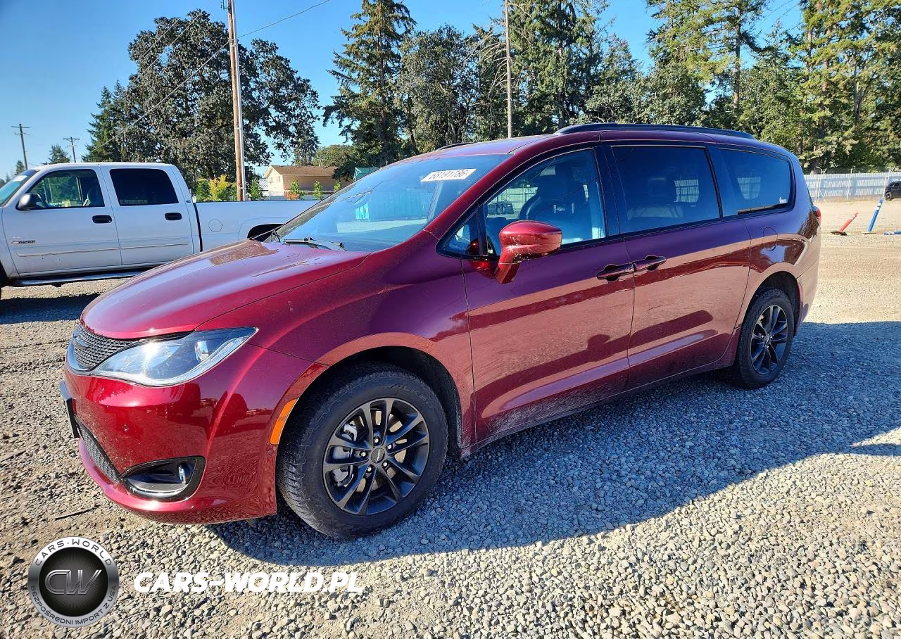 2020 Chrysler Pacifica Touring L