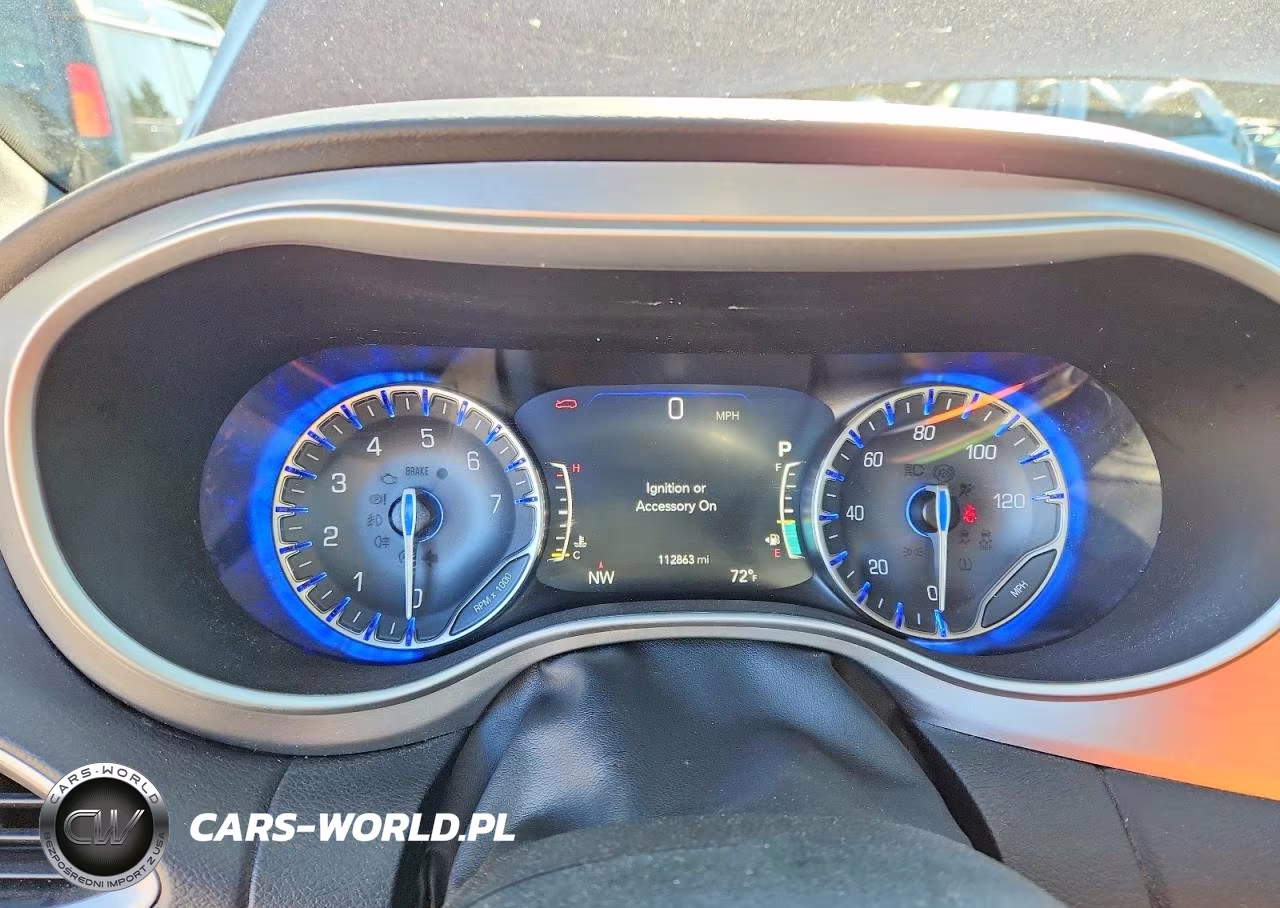 2020 Chrysler Pacifica Touring L VIN:2C4RC3BG0LR270673 - 9
