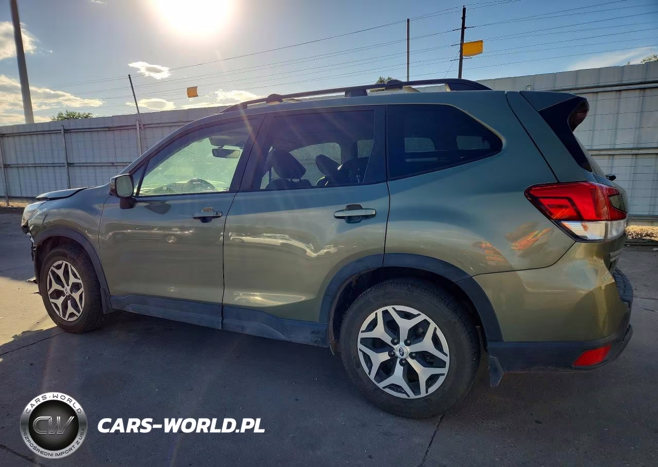 2019 Subaru Forester Premium VIN:JF2SKAGC0KH464582 - 2