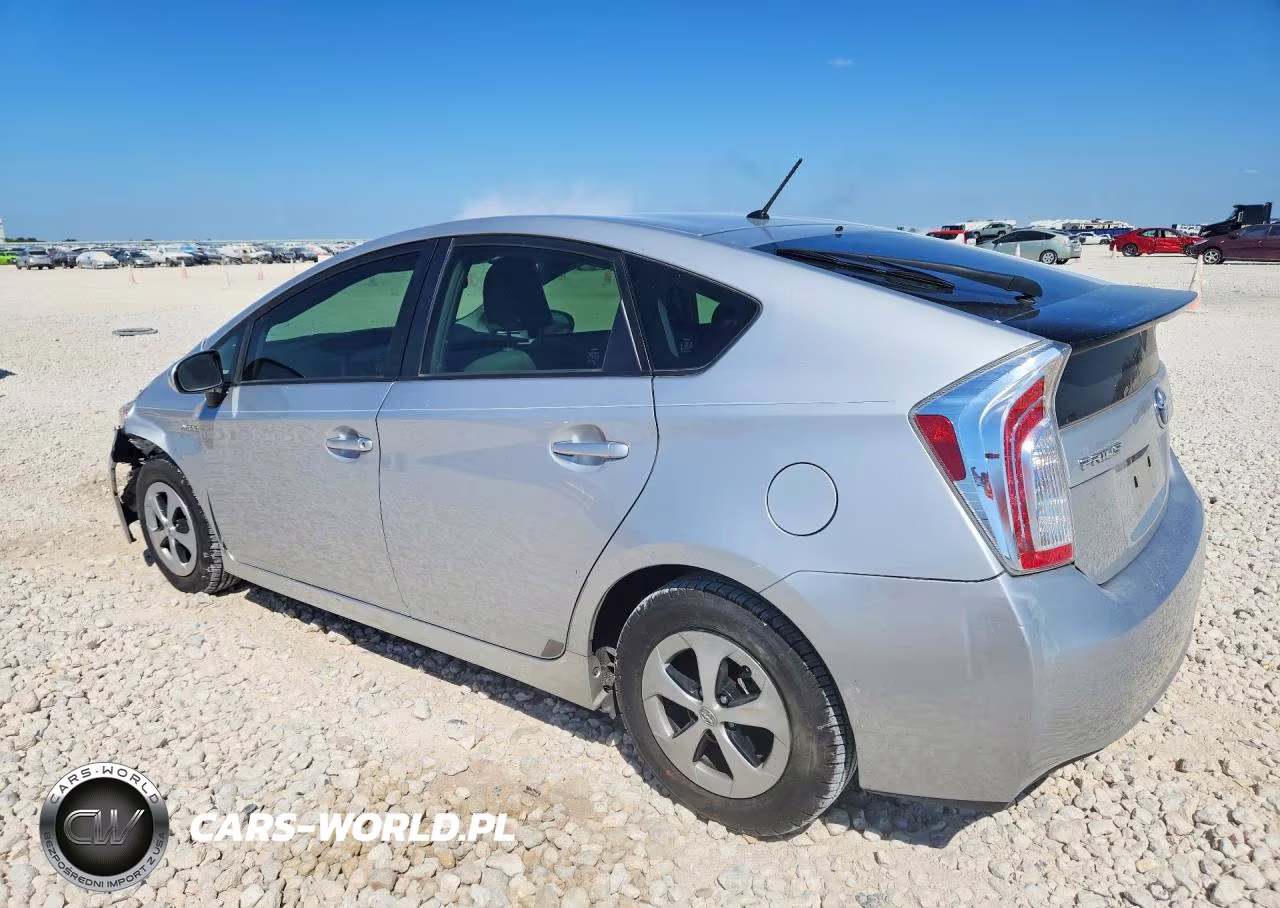 2015 Toyota Prius Two VIN:JTDKN3DU3F1988712 - 2