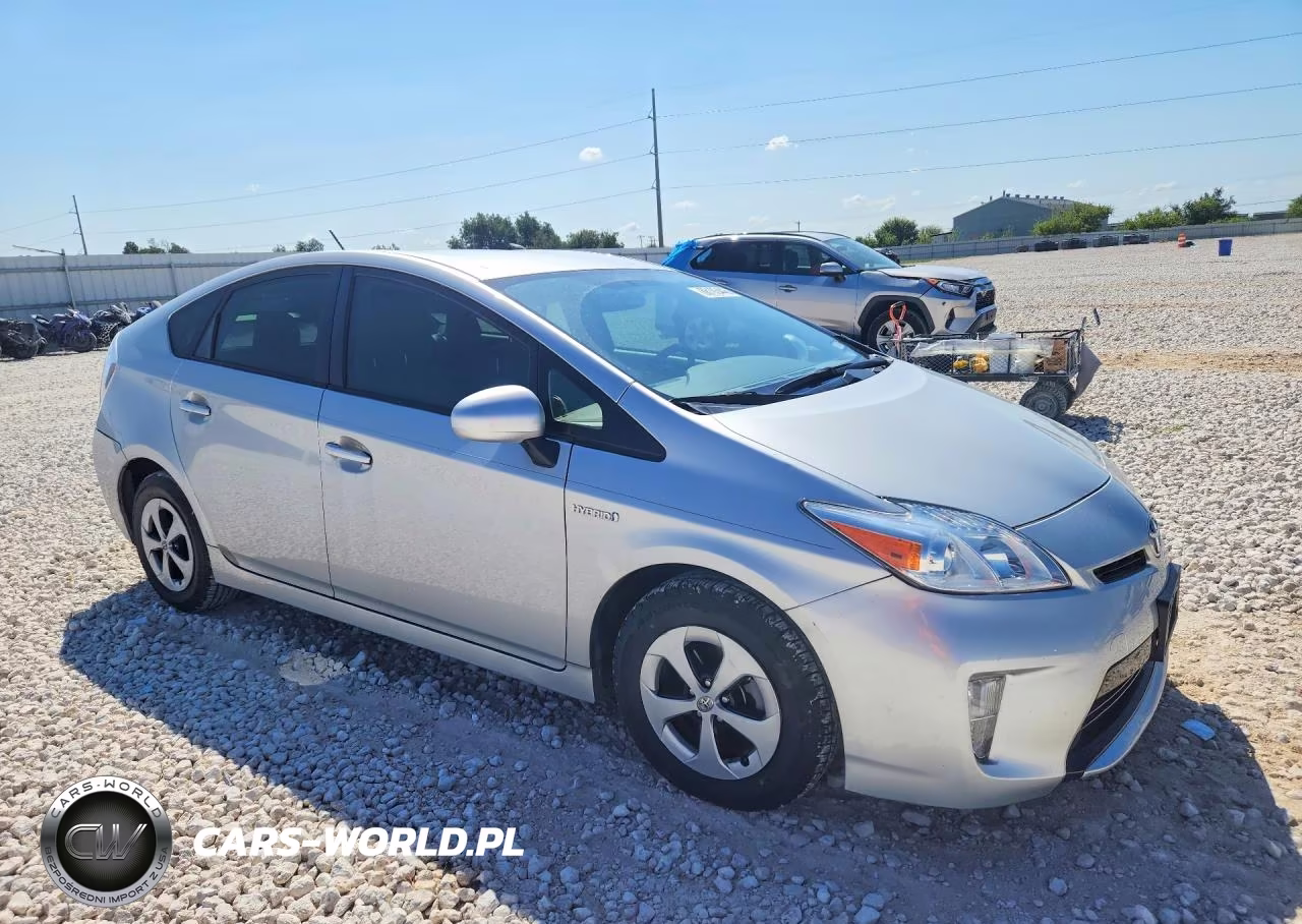 2015 Toyota Prius Two VIN:JTDKN3DU3F1988712 - 4