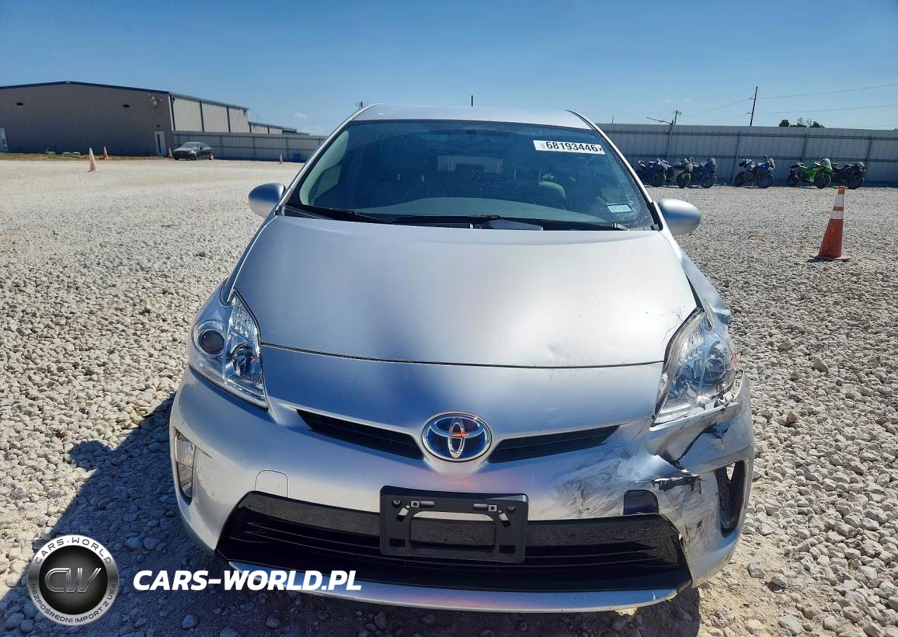 2015 Toyota Prius Two VIN:JTDKN3DU3F1988712 - 5