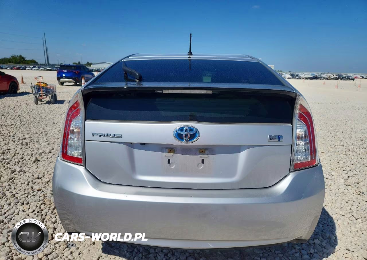 2015 Toyota Prius Two VIN:JTDKN3DU3F1988712 - 6