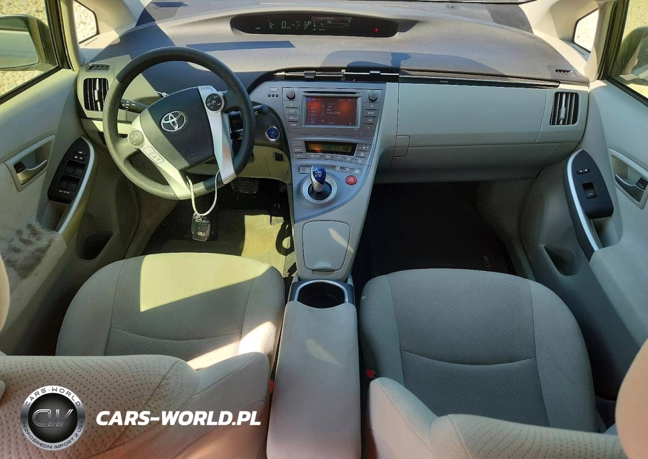 2015 Toyota Prius Two VIN:JTDKN3DU3F1988712 - 8