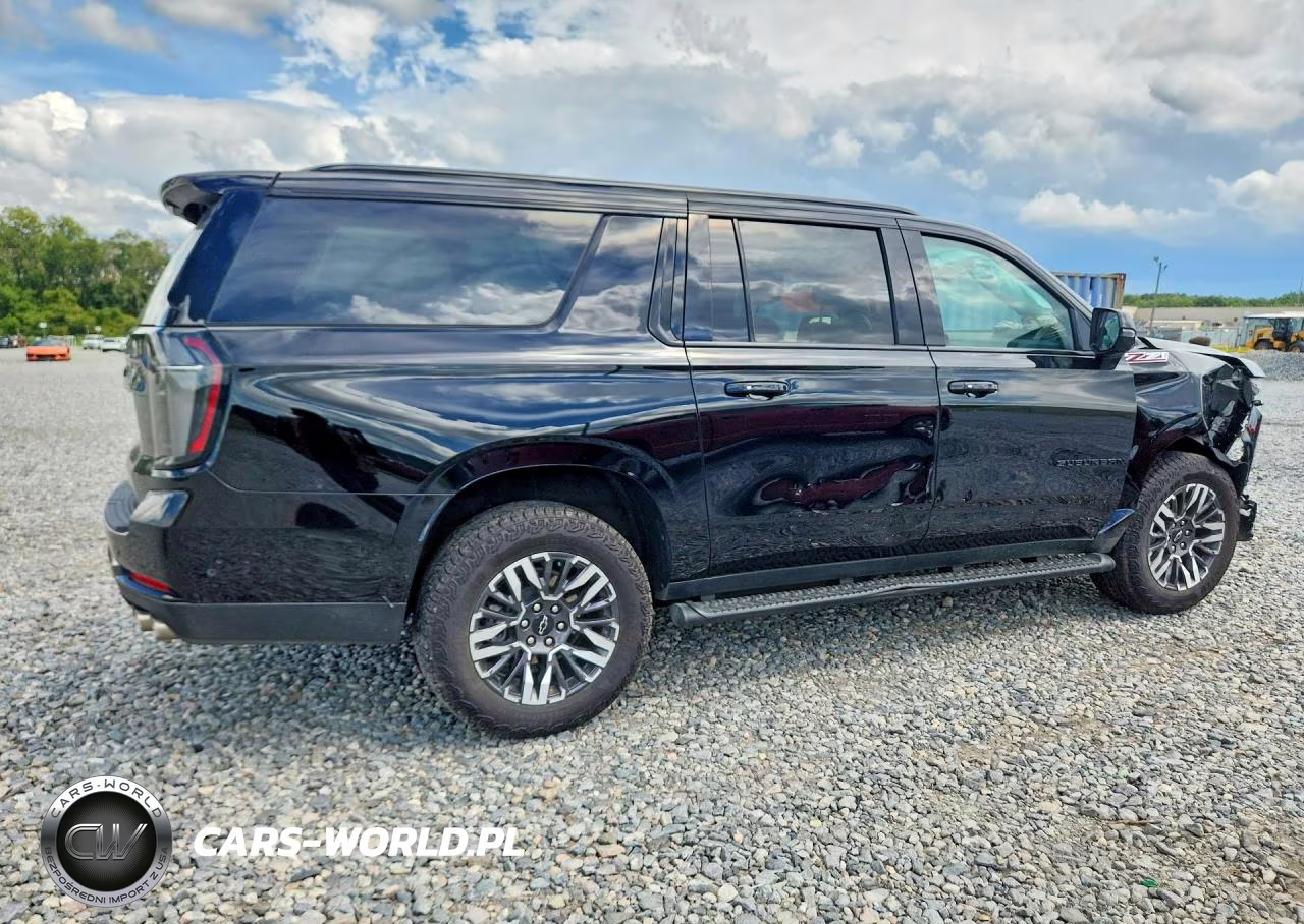 2026 Chevrolet Suburban K1500 Z71 VIN:1GNS6DKD8TR133255 - 3