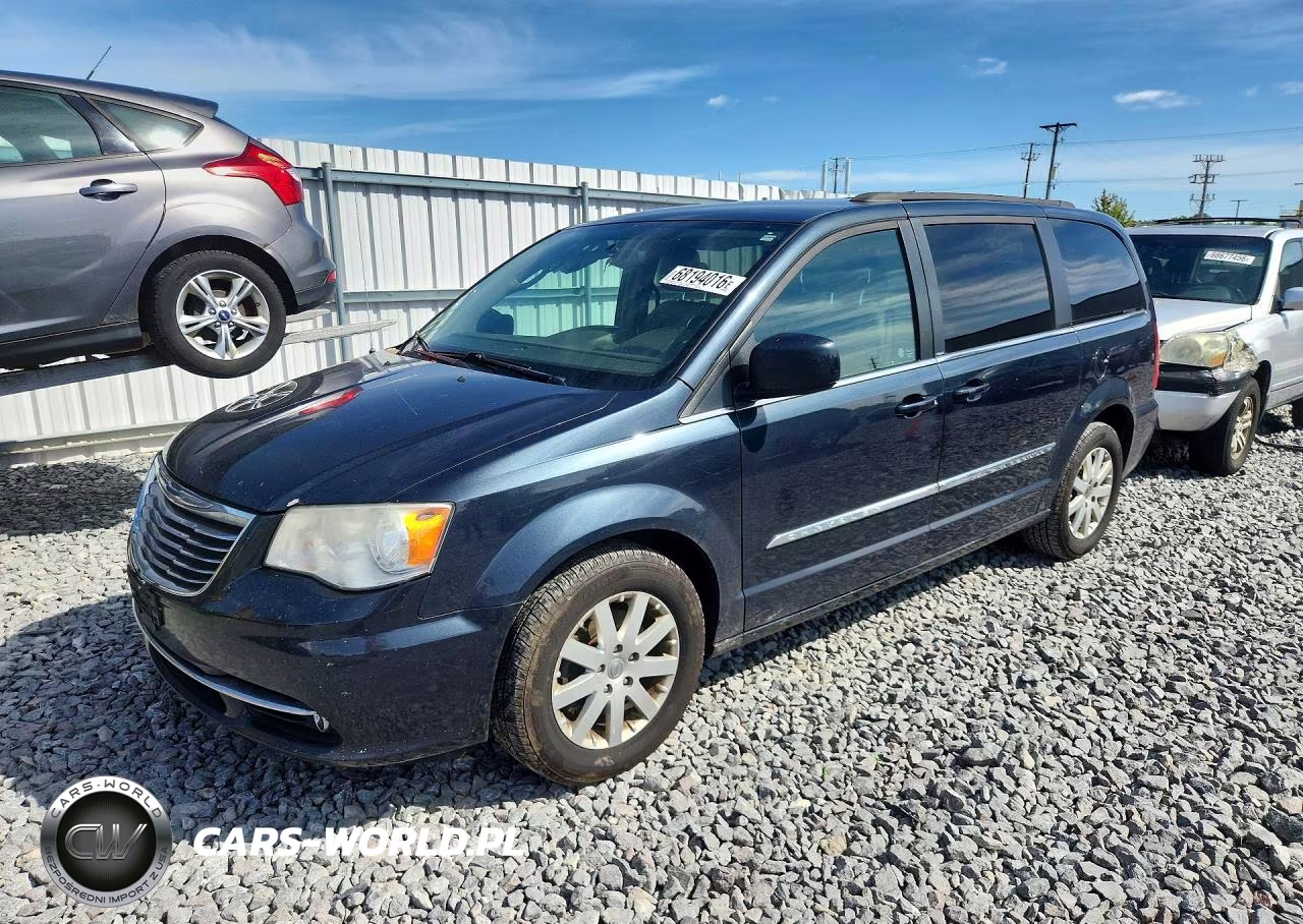 2014 Chrysler Town & Country Touring – zdjęcie 1 z 13
