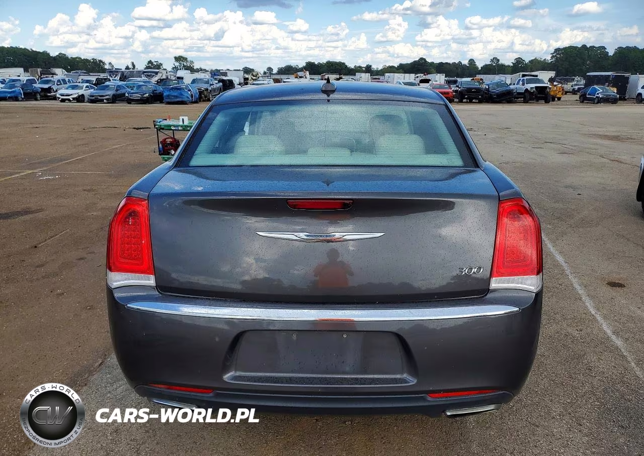 2015 Chrysler 300 Limited VIN:2C3CCAAG6FH781184 - 6