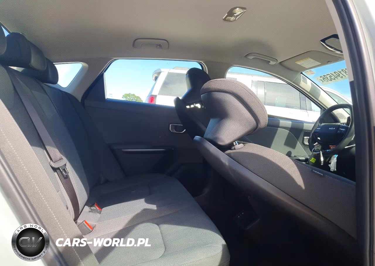2025 Kia K4 Lxs VIN:3KPFT4DE9SE186176 - 10