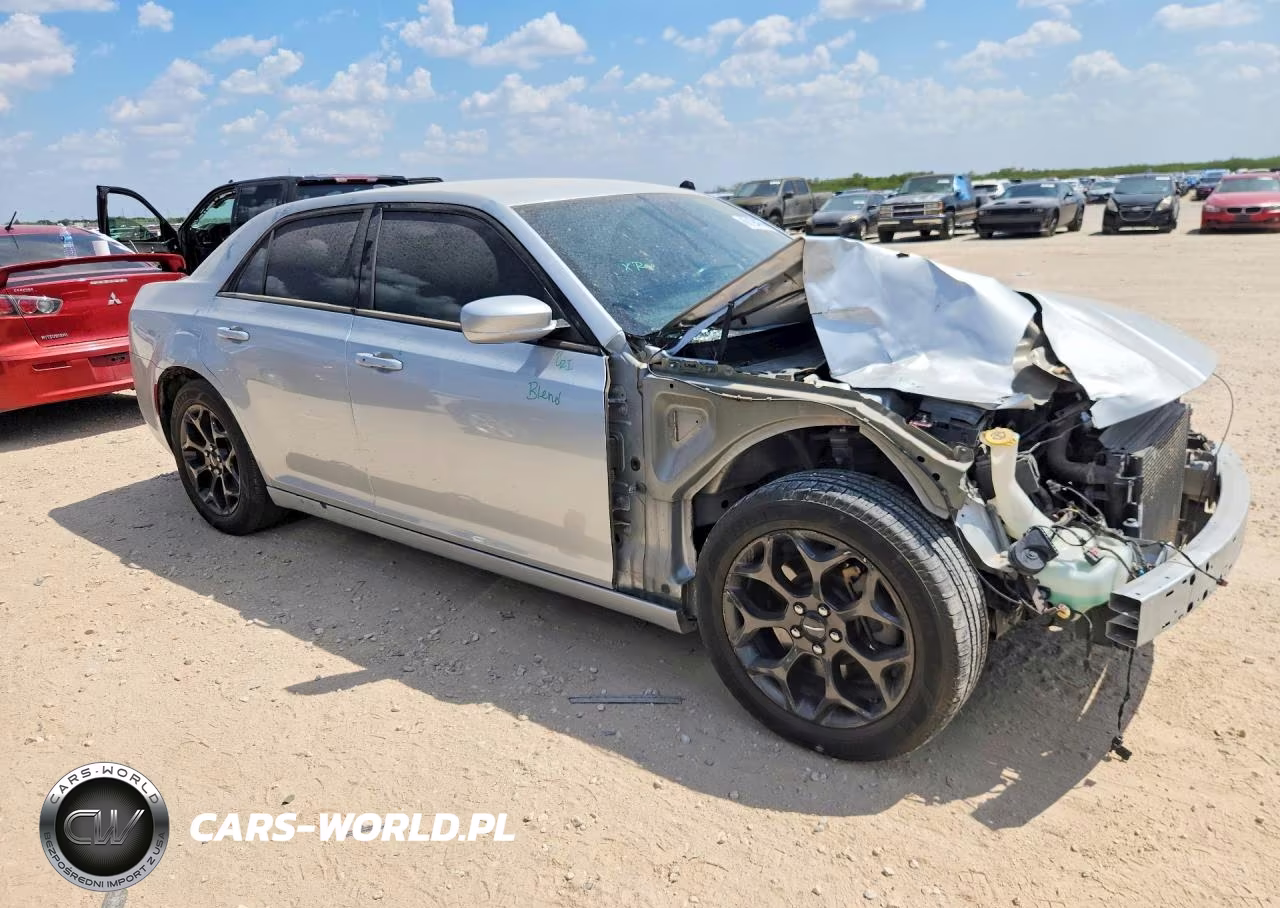 2020 Chrysler 300 S VIN:2C3CCAGG0LH150952 - 4