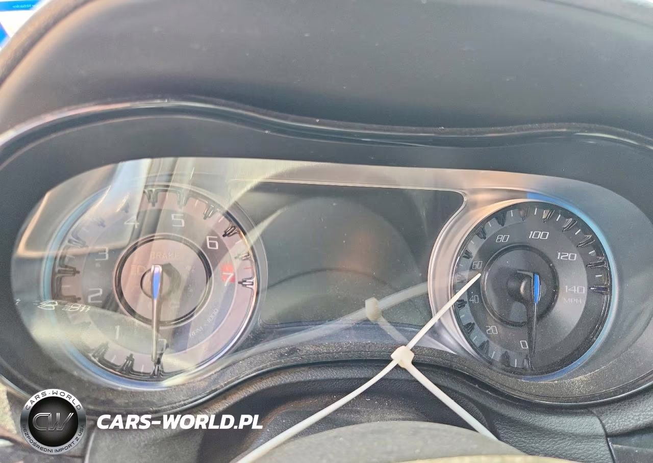 2020 Chrysler 300 S VIN:2C3CCAGG0LH150952 - 9