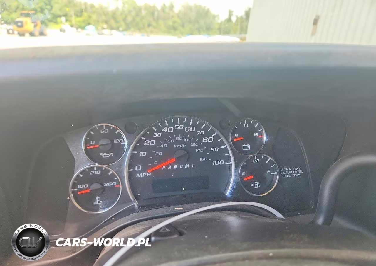 2017 Chevrolet Express G2500 Delivery Van VIN:1GCWGAF10H1179643 - 9