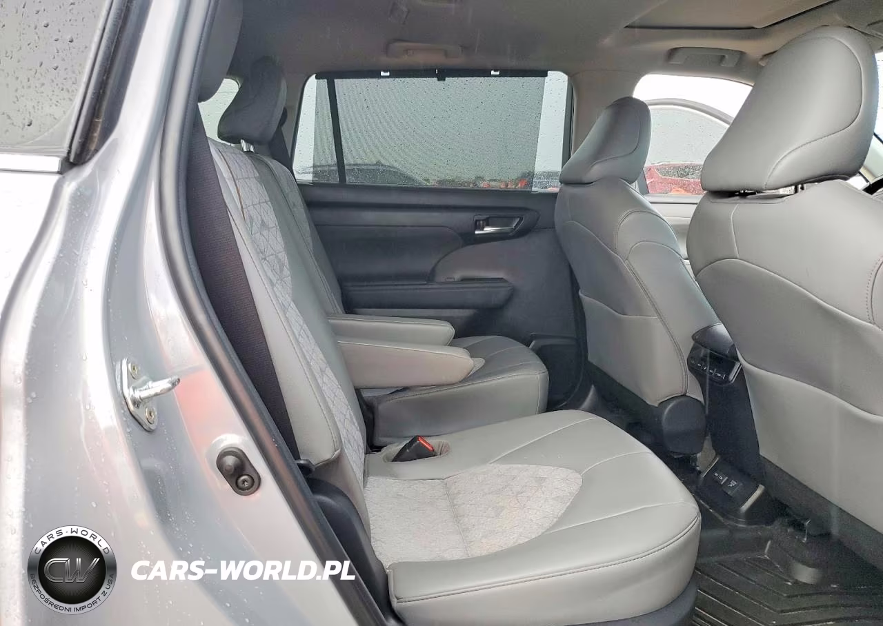 2023 Toyota Highlander Hybrid Bronze Edition VIN:5TDAARAH5PS520812 - 10